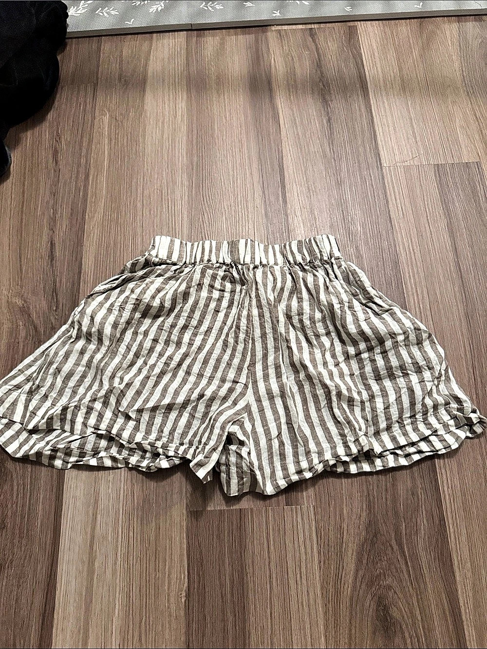 LINENFOX Striped Linen Shorts in Brown & White Size S-M Like New
